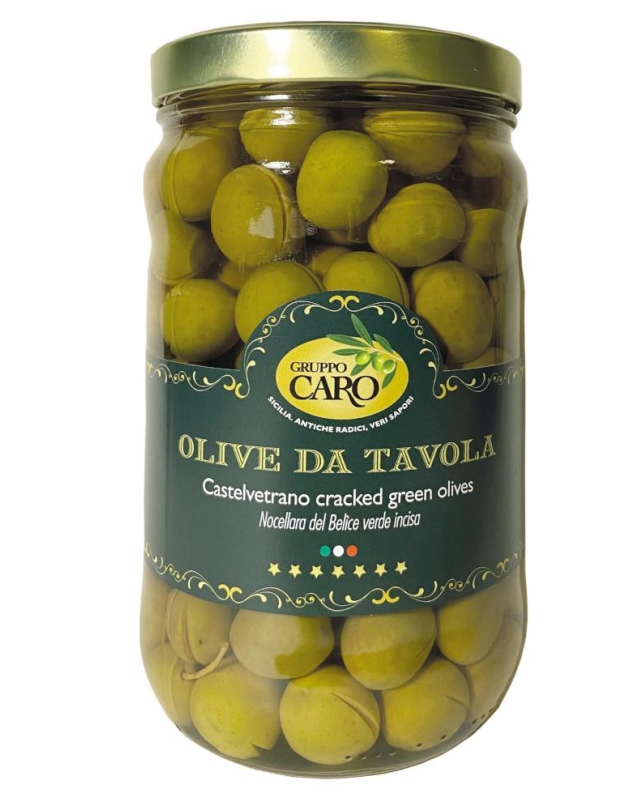 Grüne eingeschnittene Olive Nocellara del Belice im Glas